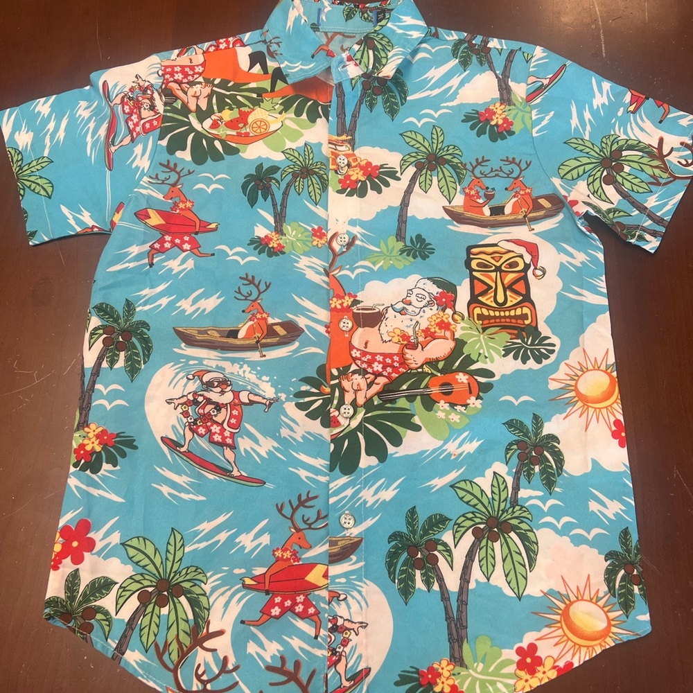 SSLR Christmas Hawaiian Print youth boy’s button down Shirt size MED. polyester